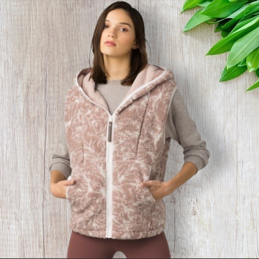 PrAna Polar Escape Vest in Dovetail Foliage XS